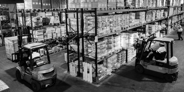 Υλικά στις αποθήκες της Domos